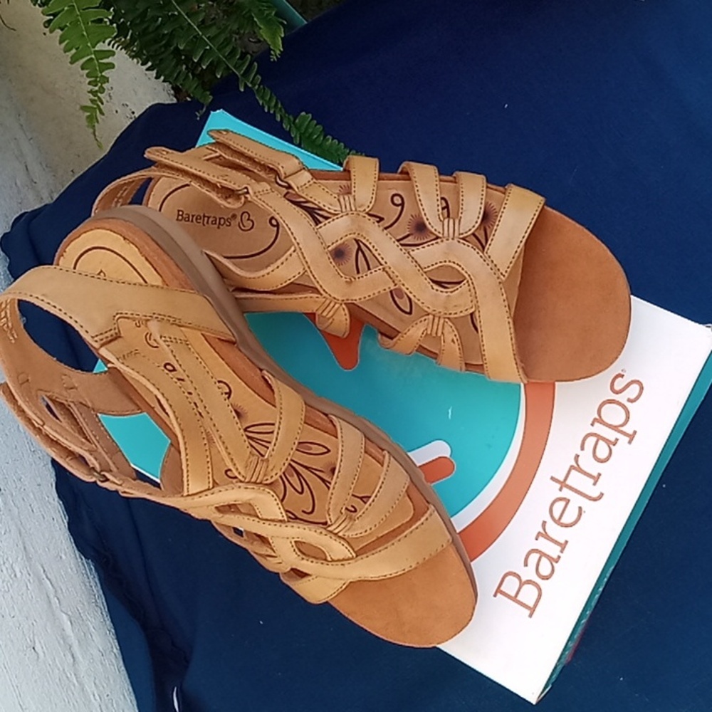 Baretraps Kaylyn Auburn size 9 M Gladiator Sandals - Picture 3 of 7